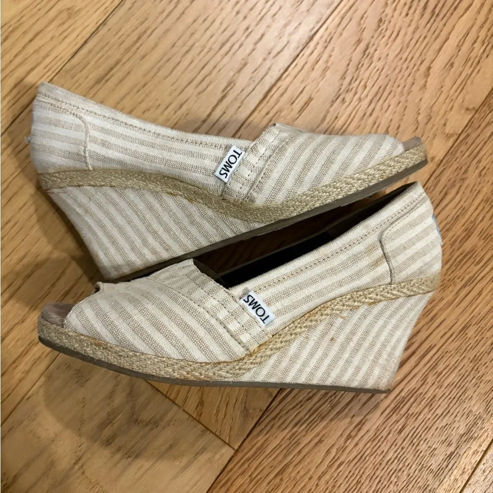 TOMS Women's Beige Peep Toe Shoes